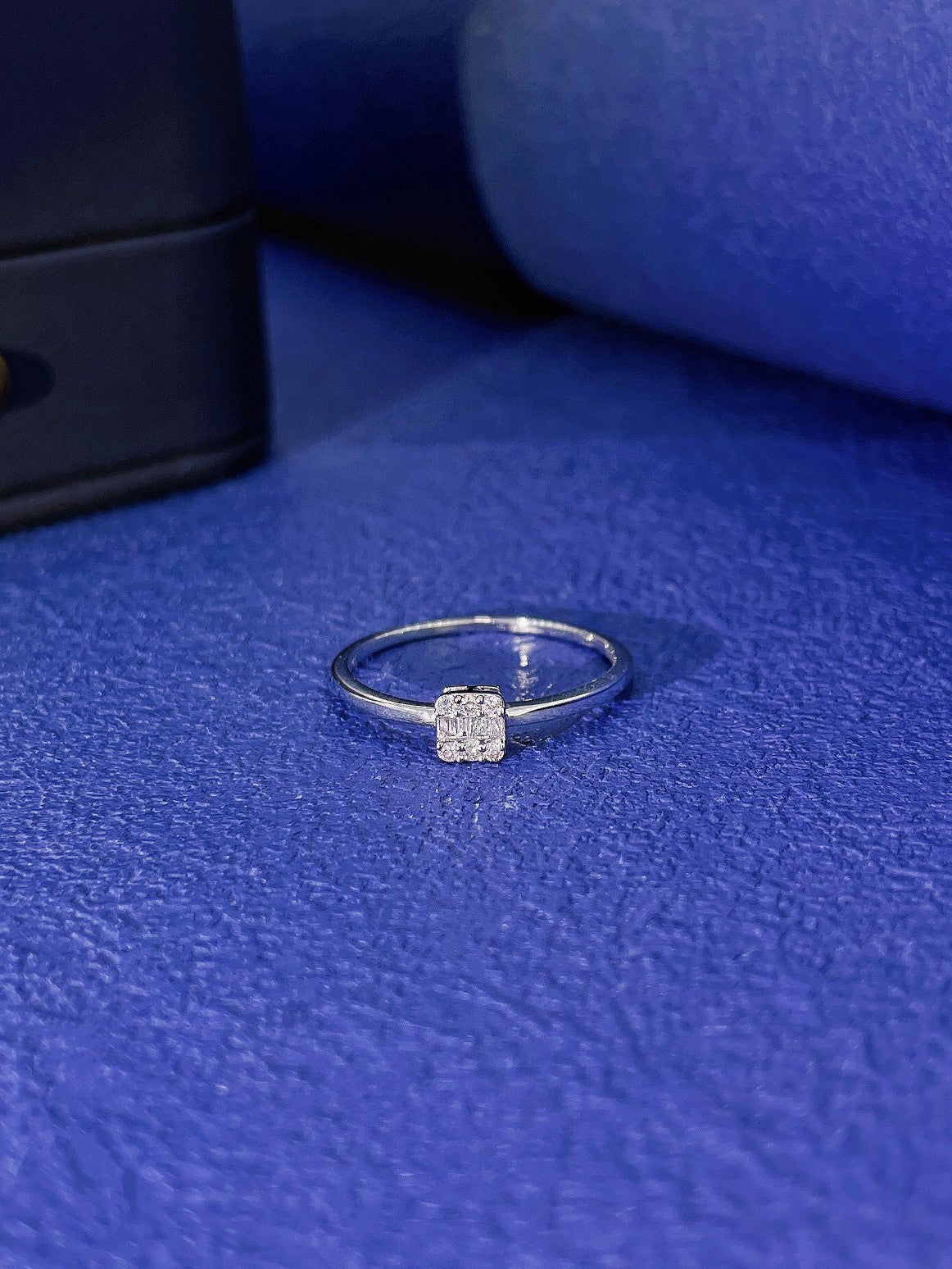 18K Gold Arm Ring with Square-Cut Diamond - Premium Jewelry - White Diamond Ring