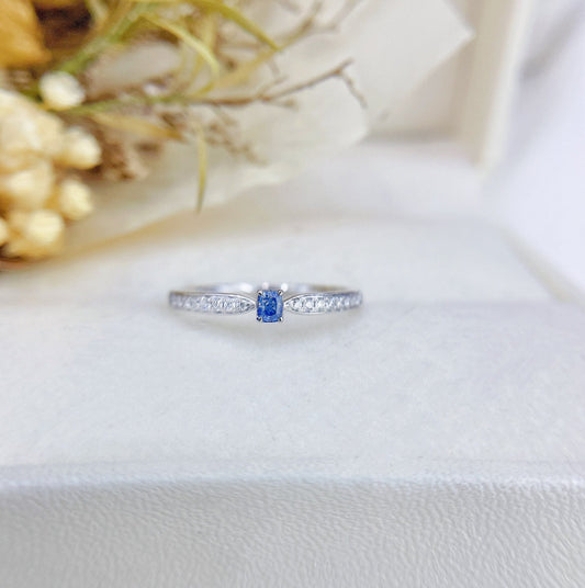 18K Gold Blue Diamond Cushion-Cut Ring | Premium Jewelry - Blue Diamond Ring