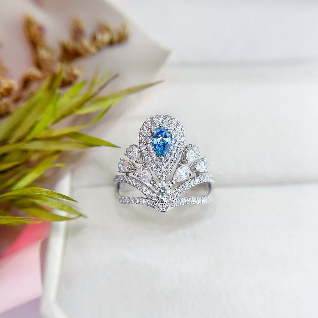 18K Gold Blue Diamond Drop Crown Ring - Luxurious Jewelry Piece - Blue Diamond Ring