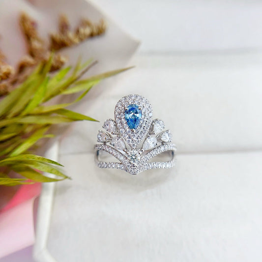 18K Gold Blue Diamond Drop Crown Ring - Luxurious Jewelry Piece - Blue Diamond Ring