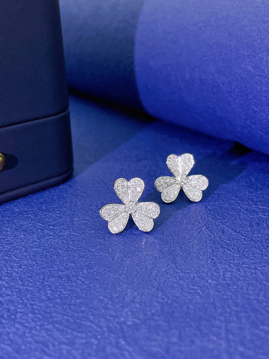 18K Gold Clover Earrings with Diamonds - Luxurious Jewelry Piece - Jeweler.Jewelry