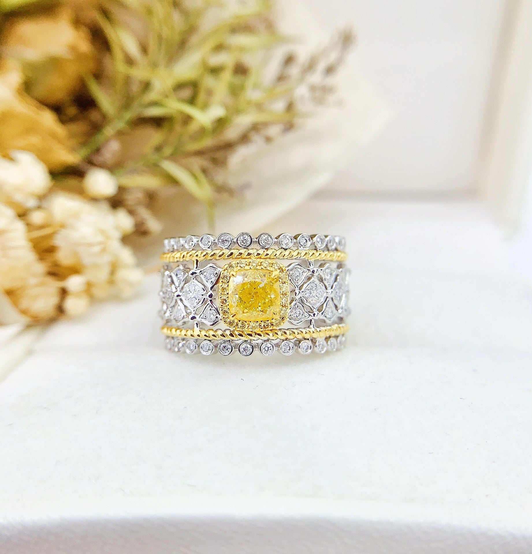 18K Gold Cushion-Cut White and Yellow Diamond Lace Edge Ring | Premium Jewelry - Yellow Diamond Ring