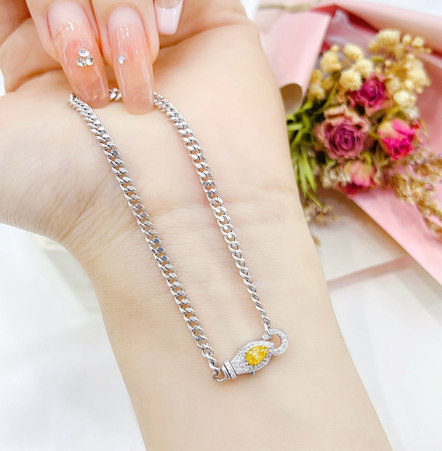 18K Gold Diamond Drop Cuban Bracelet - Luxurious Jewelry Piece - Yellow Diamond Bracelet