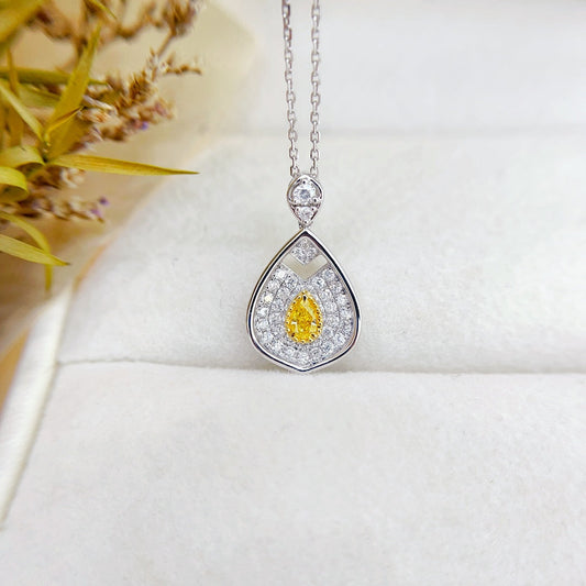 18K Gold Diamond Drop Hollow Pendant Necklace - Luxurious Jewelry - Yellow Diamond Necklace