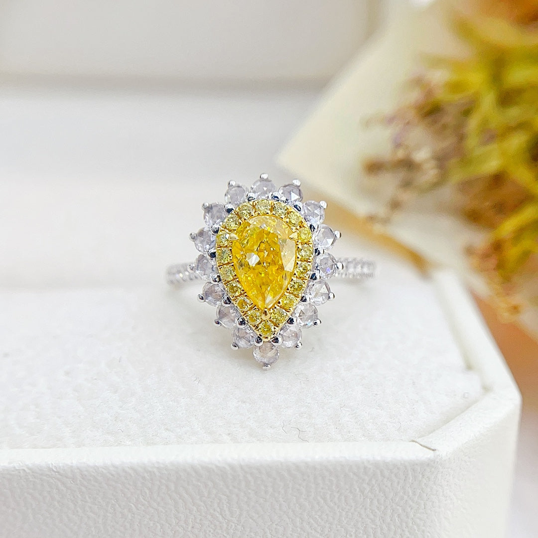 18K Gold Diamond Drop Surround Round Ring - Luxurious Jewelry - Yellow Diamond Ring