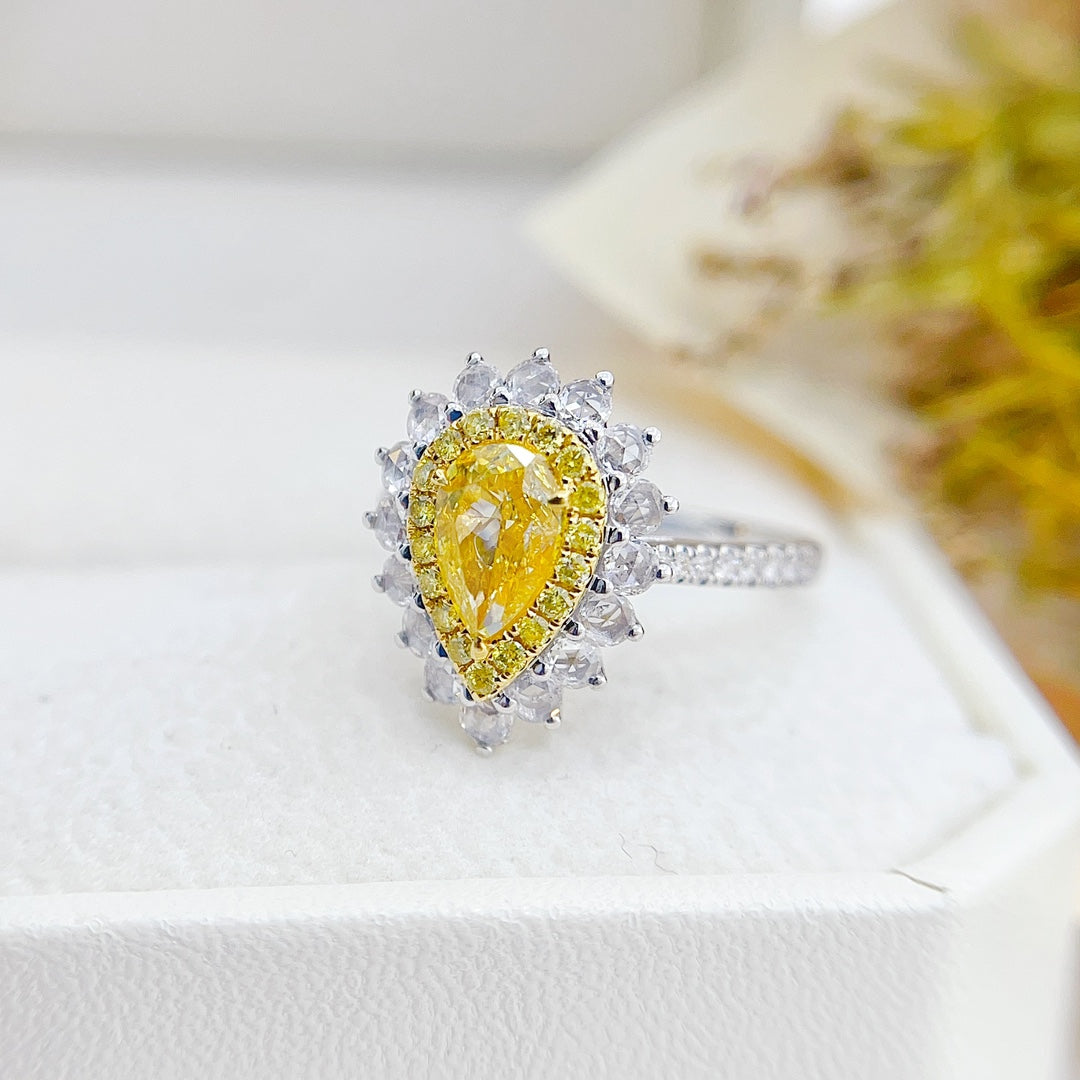 18K Gold Diamond Drop Surround Round Ring - Luxurious Jewelry - Yellow Diamond Ring