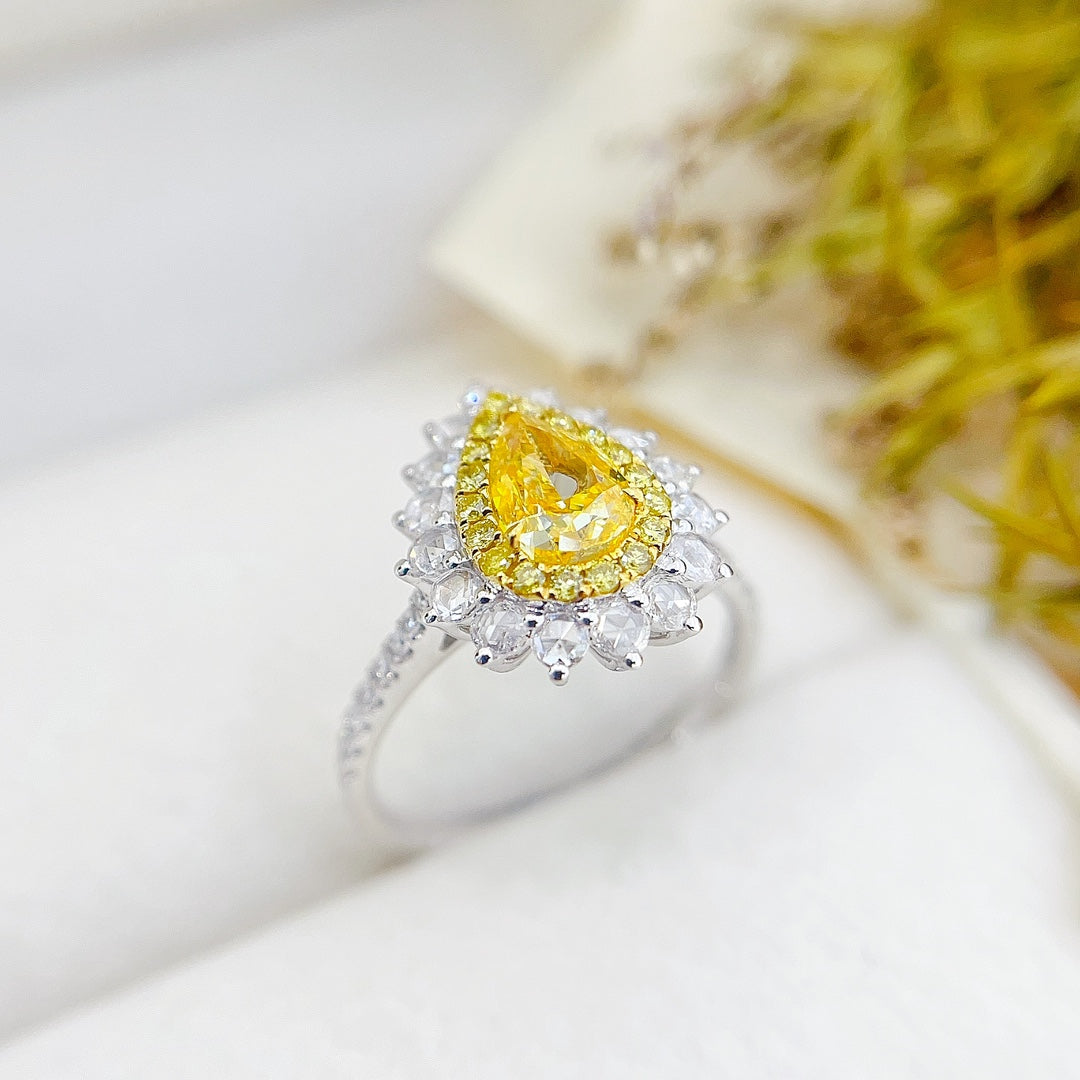 18K Gold Diamond Drop Surround Round Ring - Luxurious Jewelry - Yellow Diamond Ring