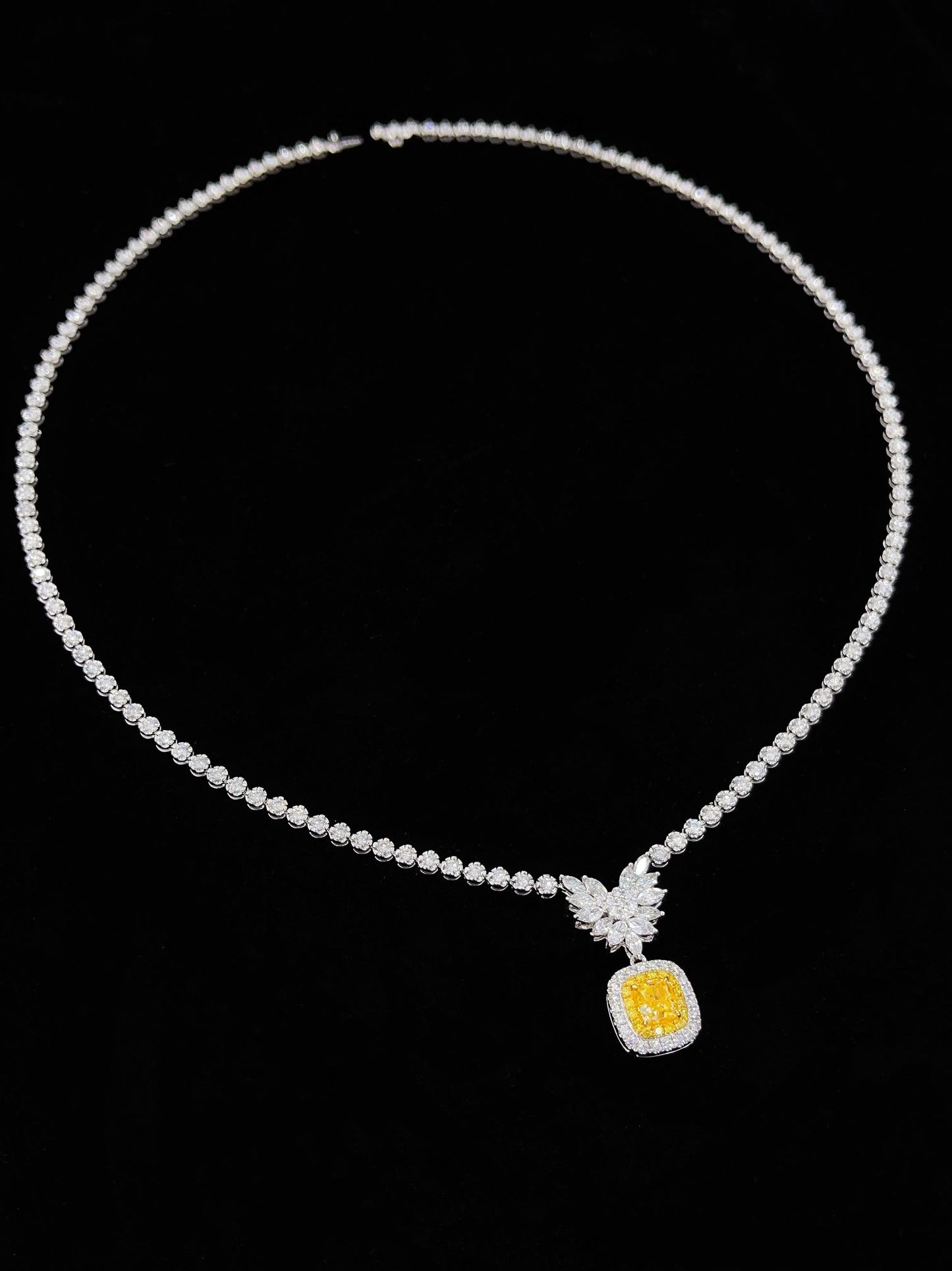 18K Gold Diamond Pillow-Shaped Cluster Pendant Necklace - Luxurious Jewelry - Yellow Diamond Chain