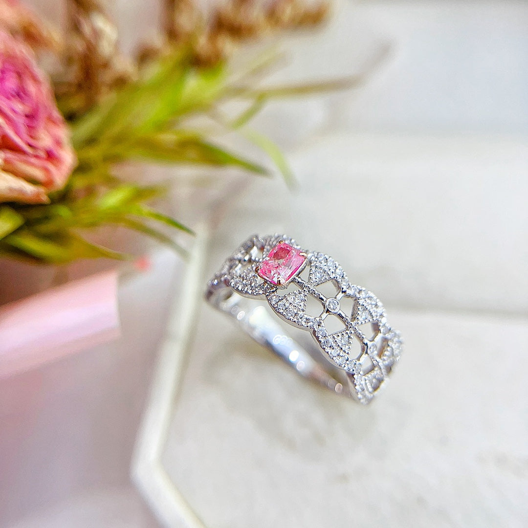 18K Gold Diamond Pillow-Shaped Lace Hollow Ring - Luxurious Jewelry Piece - Pink Diamond Ring