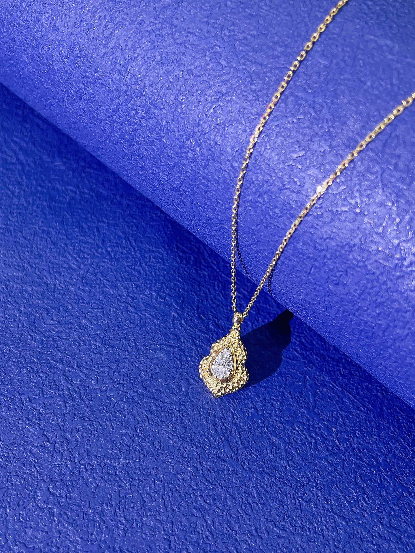 18K Gold Diamond Step-Cut Gourd Pendant Necklace - White Diamond Necklace