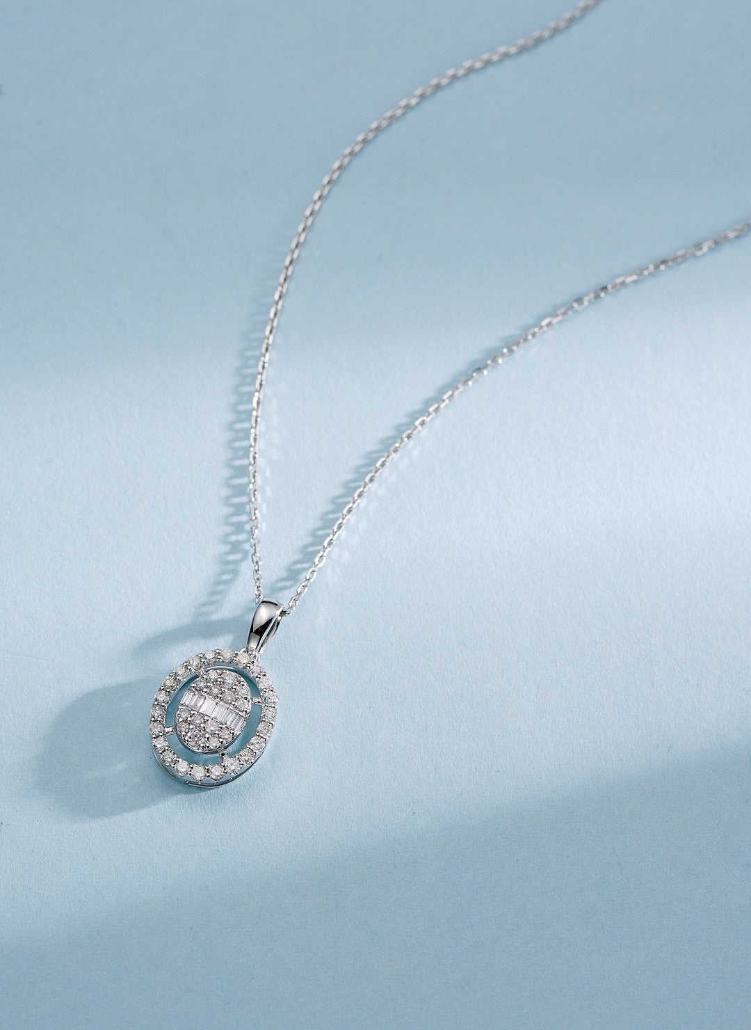 18K Gold Elliptical Hollow Pendant Necklace with Diamonds - White Diamond Necklace