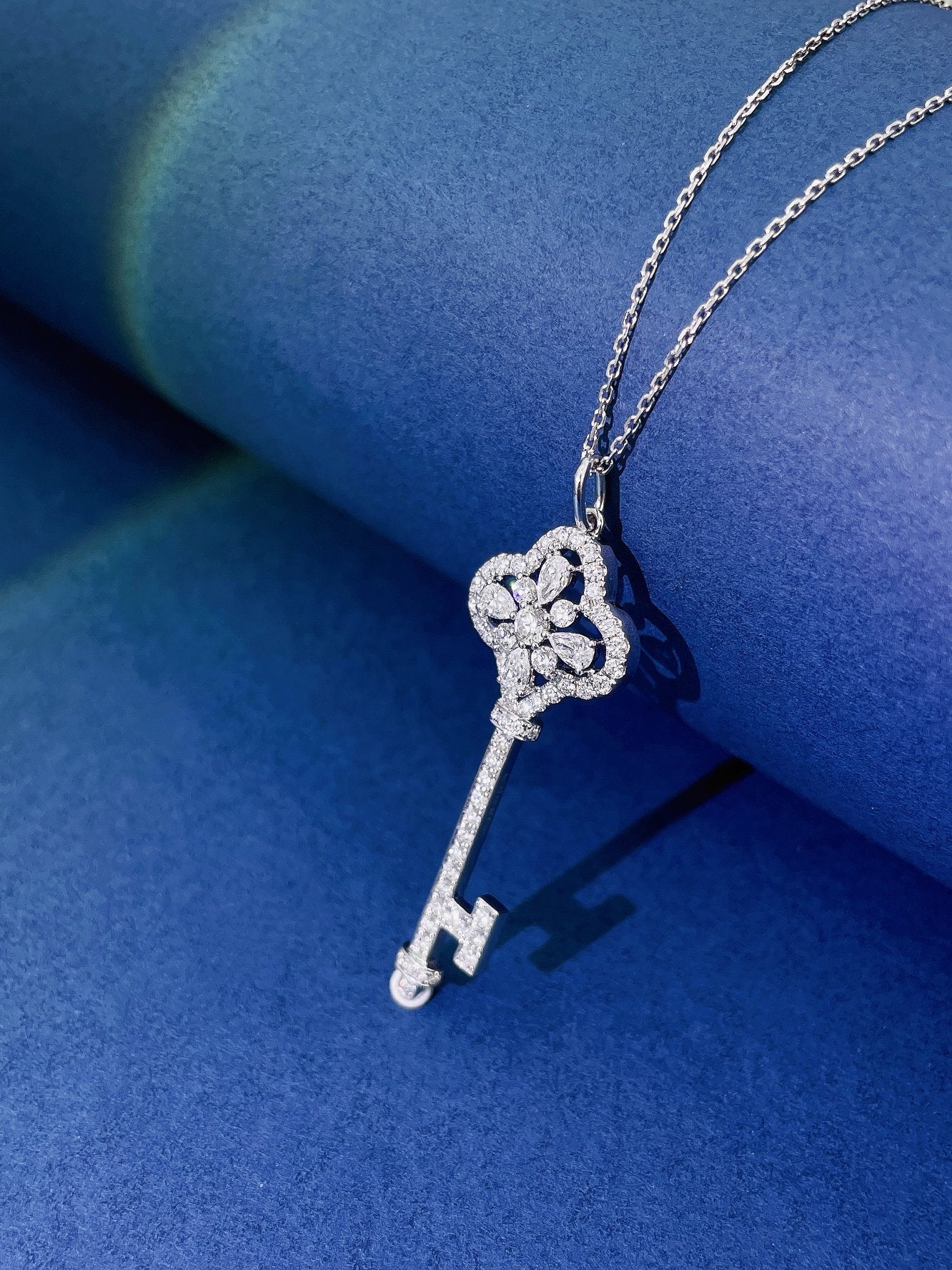 18k Gold Four-Leaf Clover Key Pendant Necklace - Premium Jewelry - White Diamond Necklace