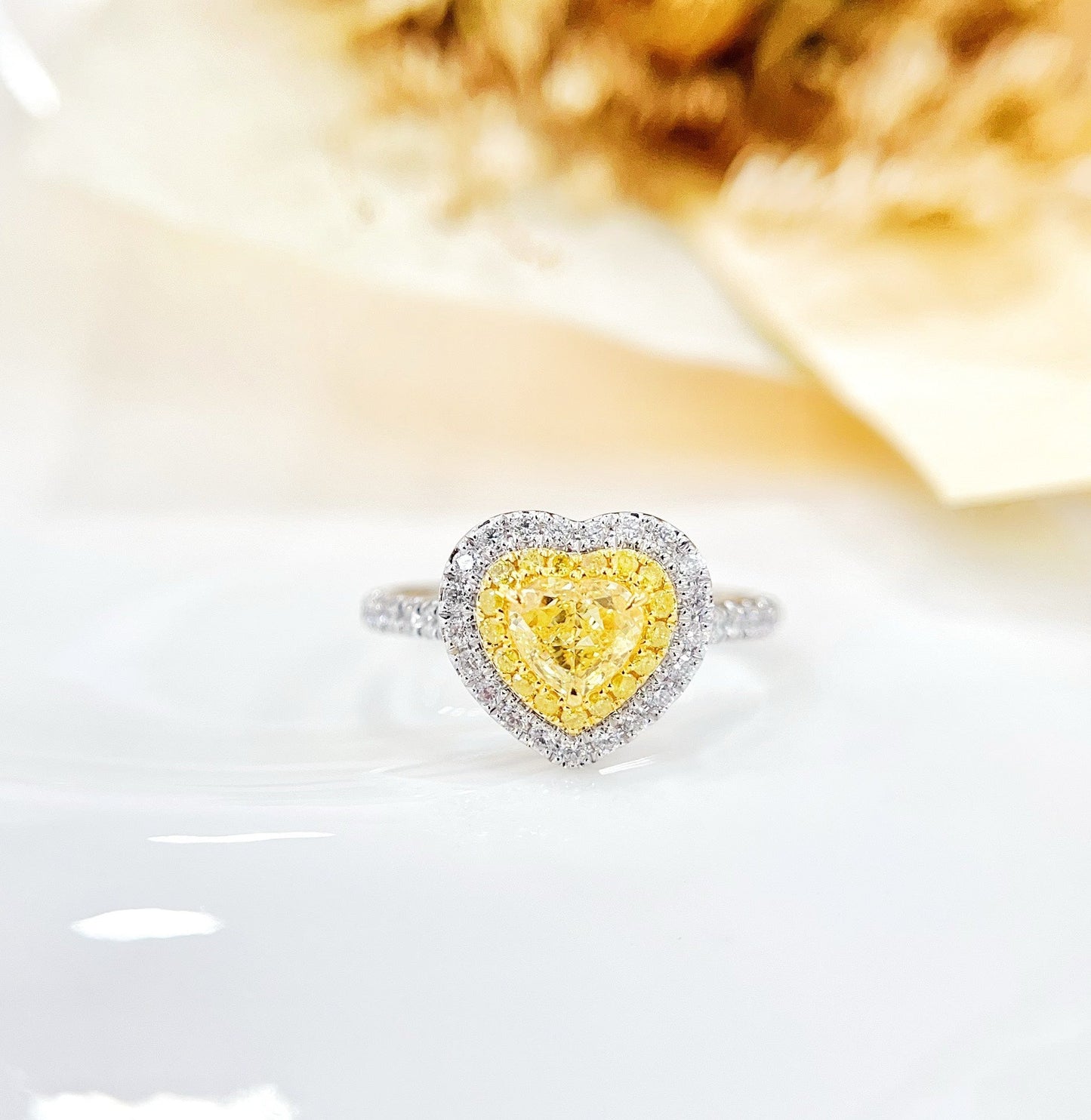 18K Gold Heart-shaped Diamond Ring with GIA Certificate - Premium Jewelry - GIA Yellow Diamond Ring