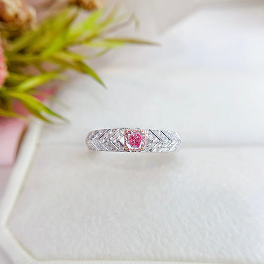 18K Gold Pink Diamond Cushion-Cut V-Shaped Ring | Premium Jewelry - Pink Diamond Ring