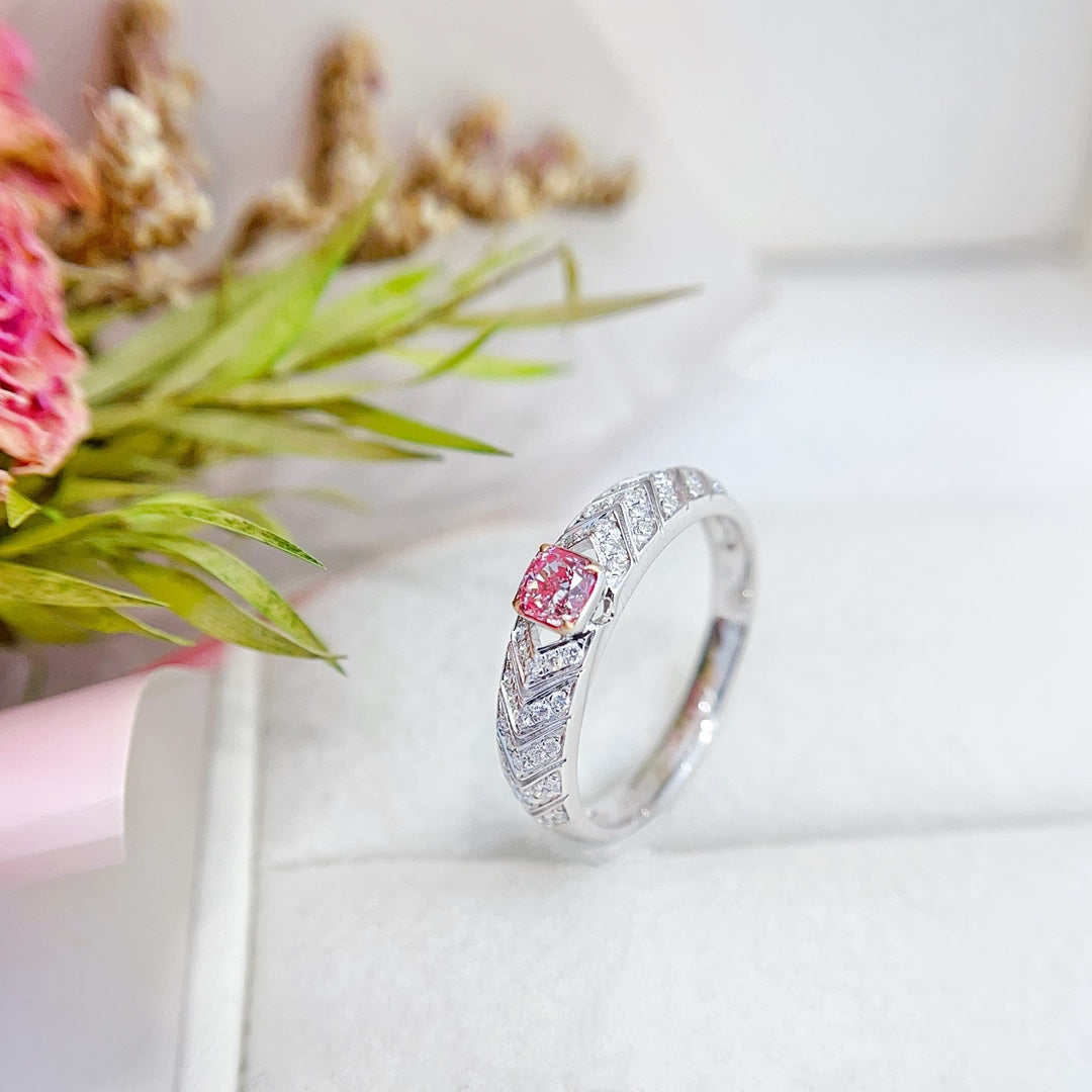 18K Gold Pink Diamond Cushion-Cut V-Shaped Ring | Premium Jewelry - Pink Diamond Ring