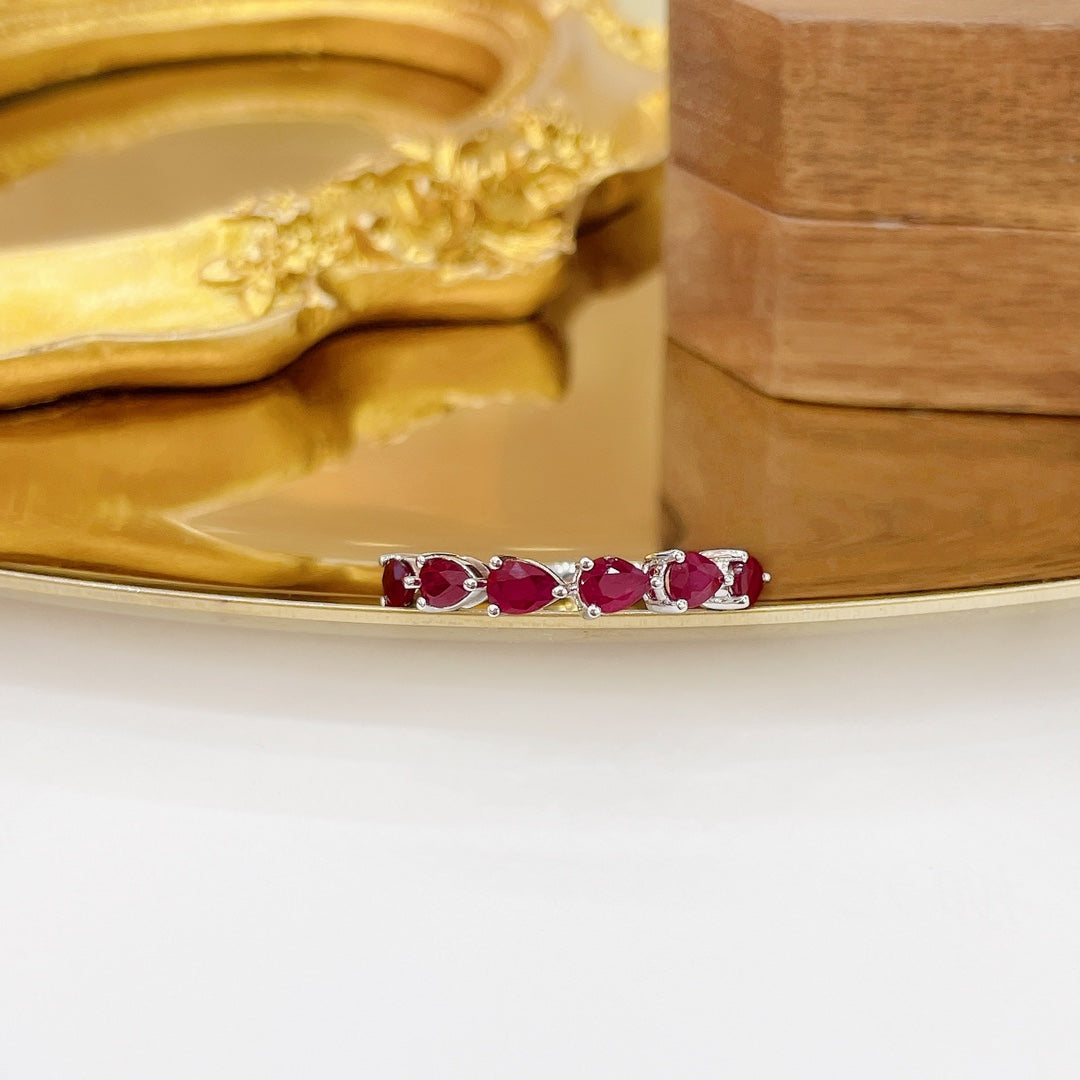 18K Gold Ruby Drop Row Ring - Exquisite Jewelry Piece - Red Treasure Ring