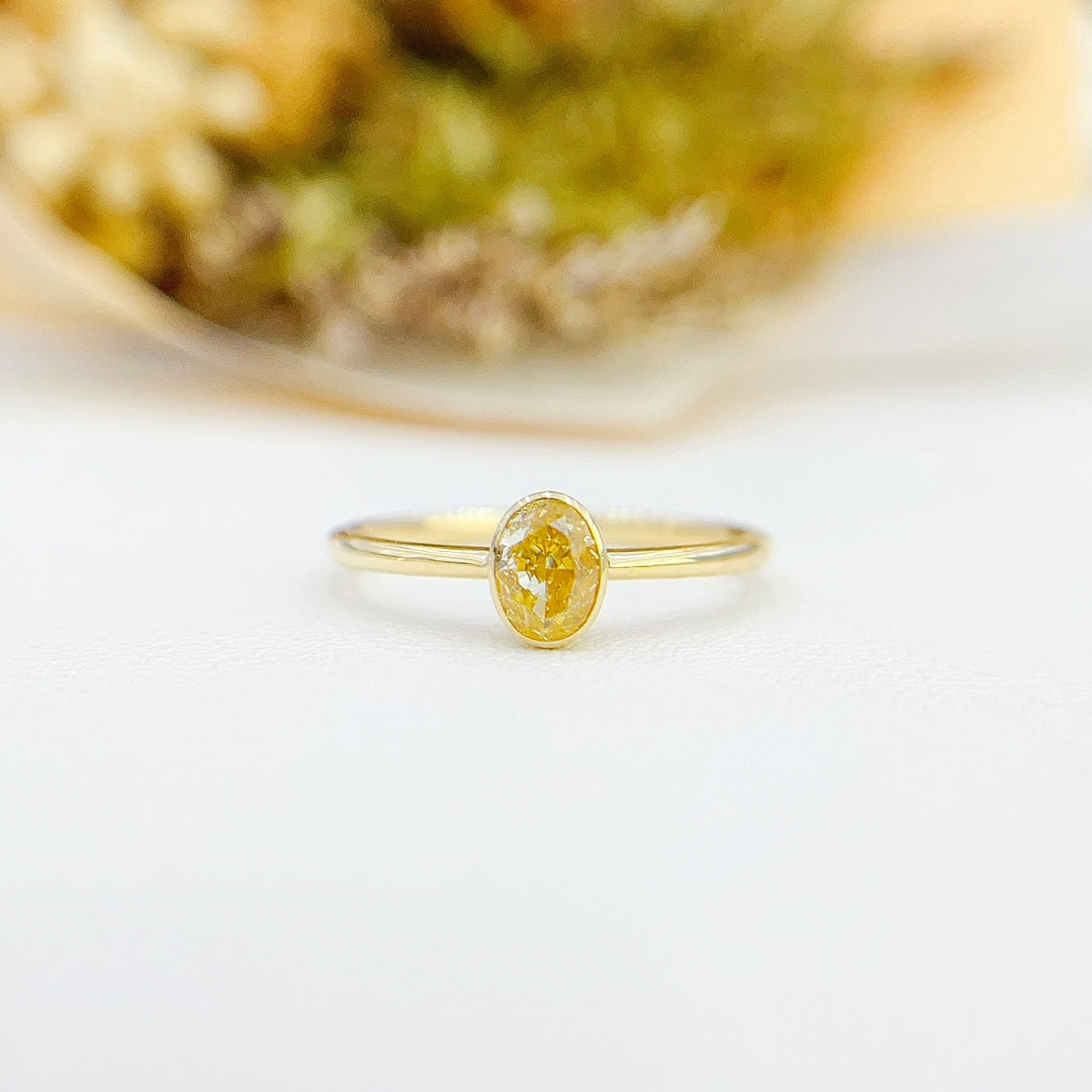 18K Gold Single Elliptical Diamond Glow Arm Ring - Premium Jewelry - Yellow Diamond Ring