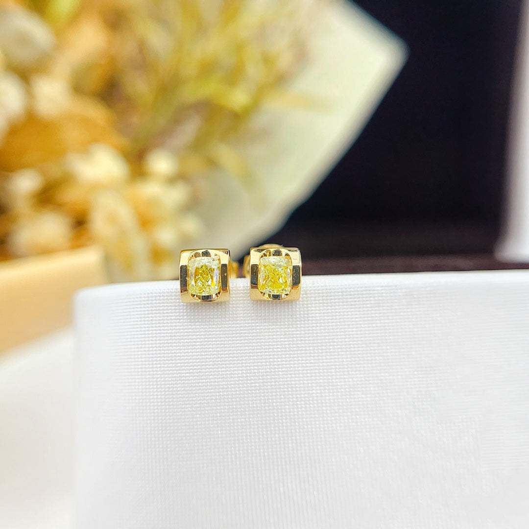 18K Gold Yellow Diamond Cushion Bull Head Earrings - Jeweler.Jewelry