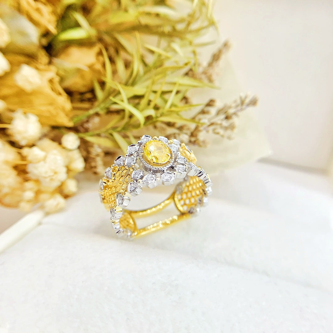 18K Gold Yellow Diamond Oval Lace Hive Ring | Premium Jewelry - Yellow Diamond Ring