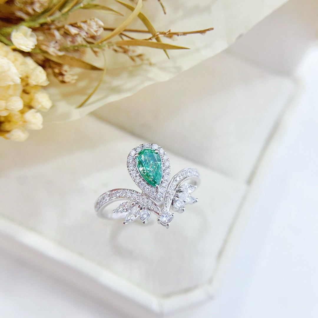 18K Green Diamond Drop Crown Ring - Exquisite Jewelry Piece - Green Diamond Ring