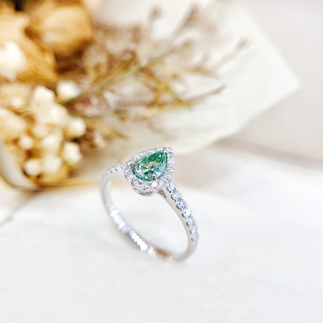 18K Green Diamond Drop Straight Arm Ring - Premium Jewelry - Green Diamond Ring