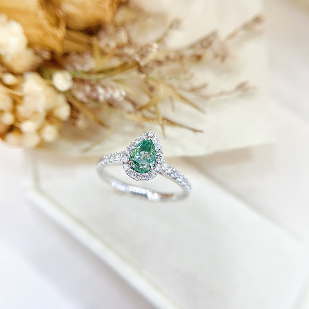 18K Green Diamond Drop Straight Arm Ring - Premium Jewelry - Green Diamond Ring