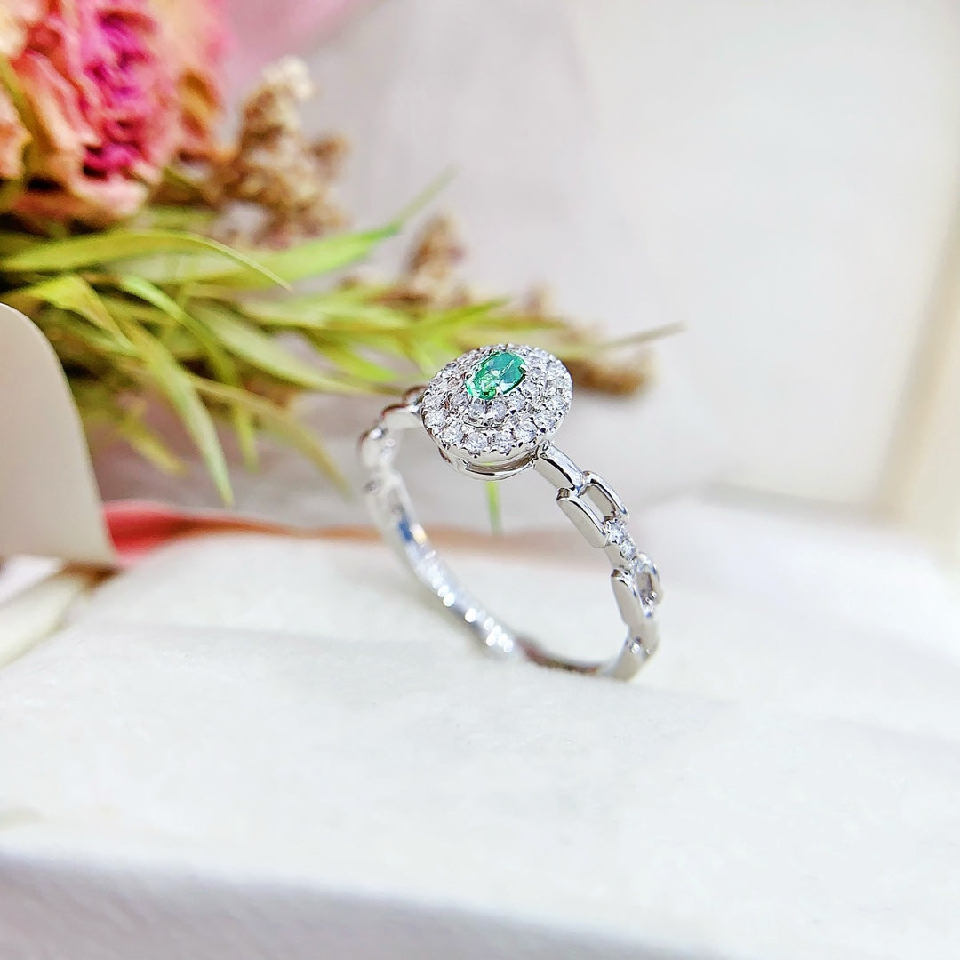 18K Green Diamond Oval Chain Ring | Luxury Jewelry - Green Diamond Ring