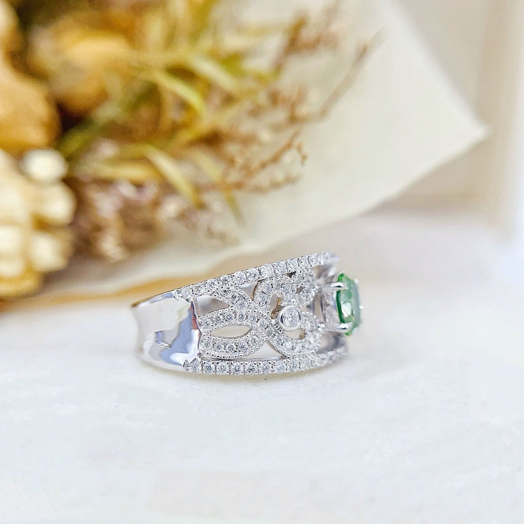 18K Green Diamond Oval Vintage Ring - Exquisite Jewelry - Green Diamond Ring