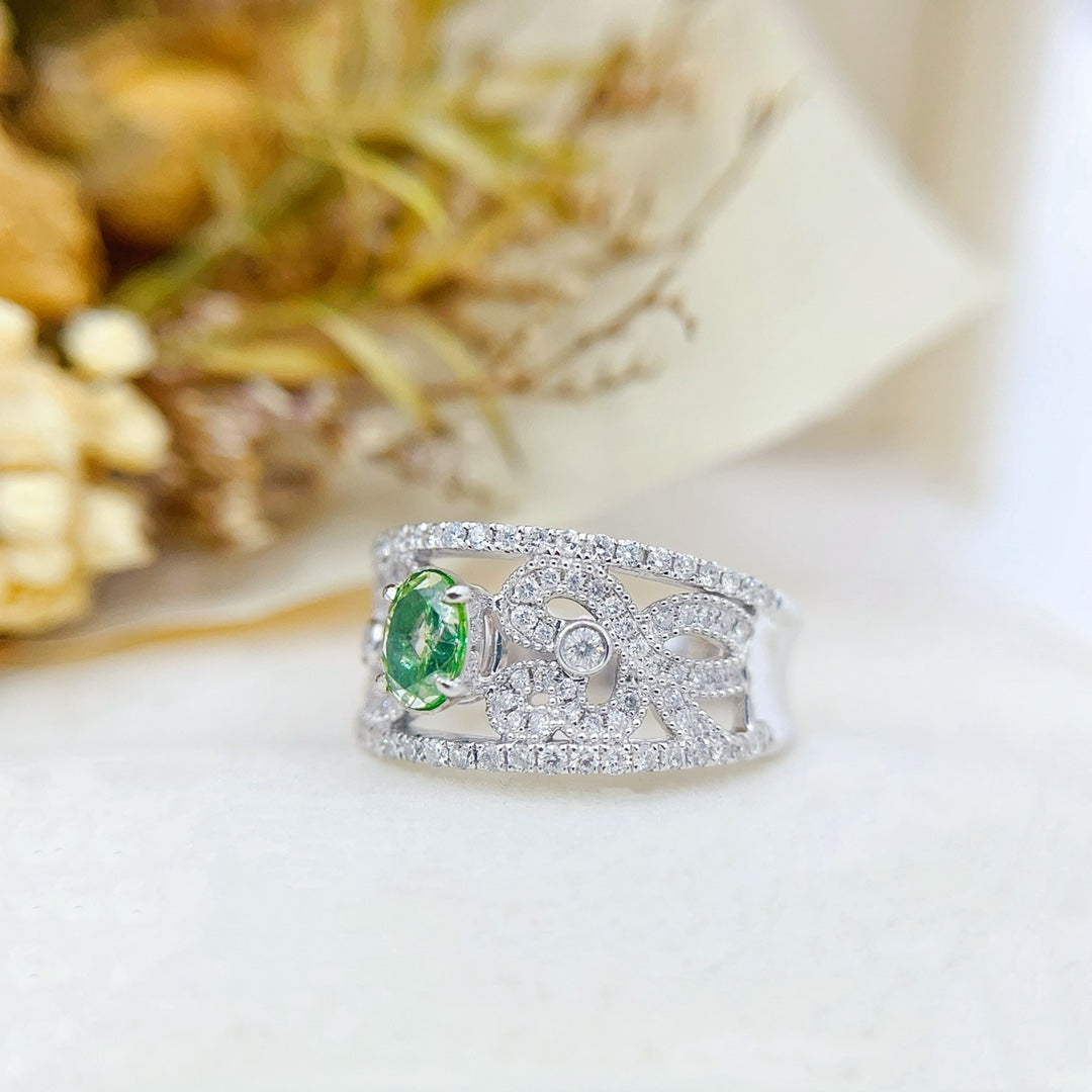 18K Green Diamond Oval Vintage Ring - Exquisite Jewelry - Green Diamond Ring