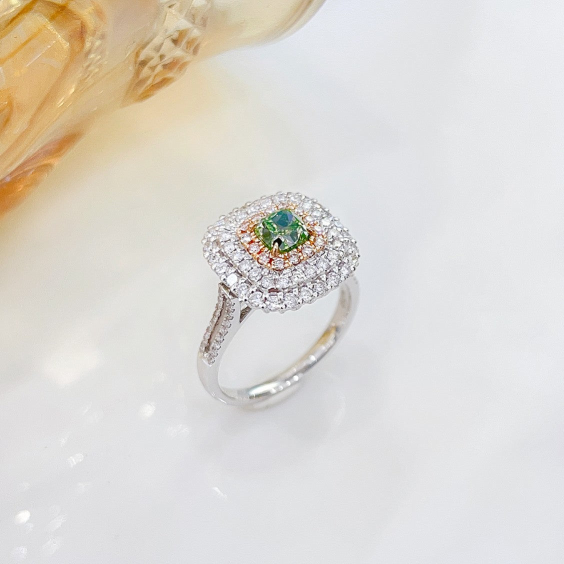 18K Green Diamond Pillow-Shaped Double-Wrapped Two-Way Wear Jewelry - Green Diamond Ring