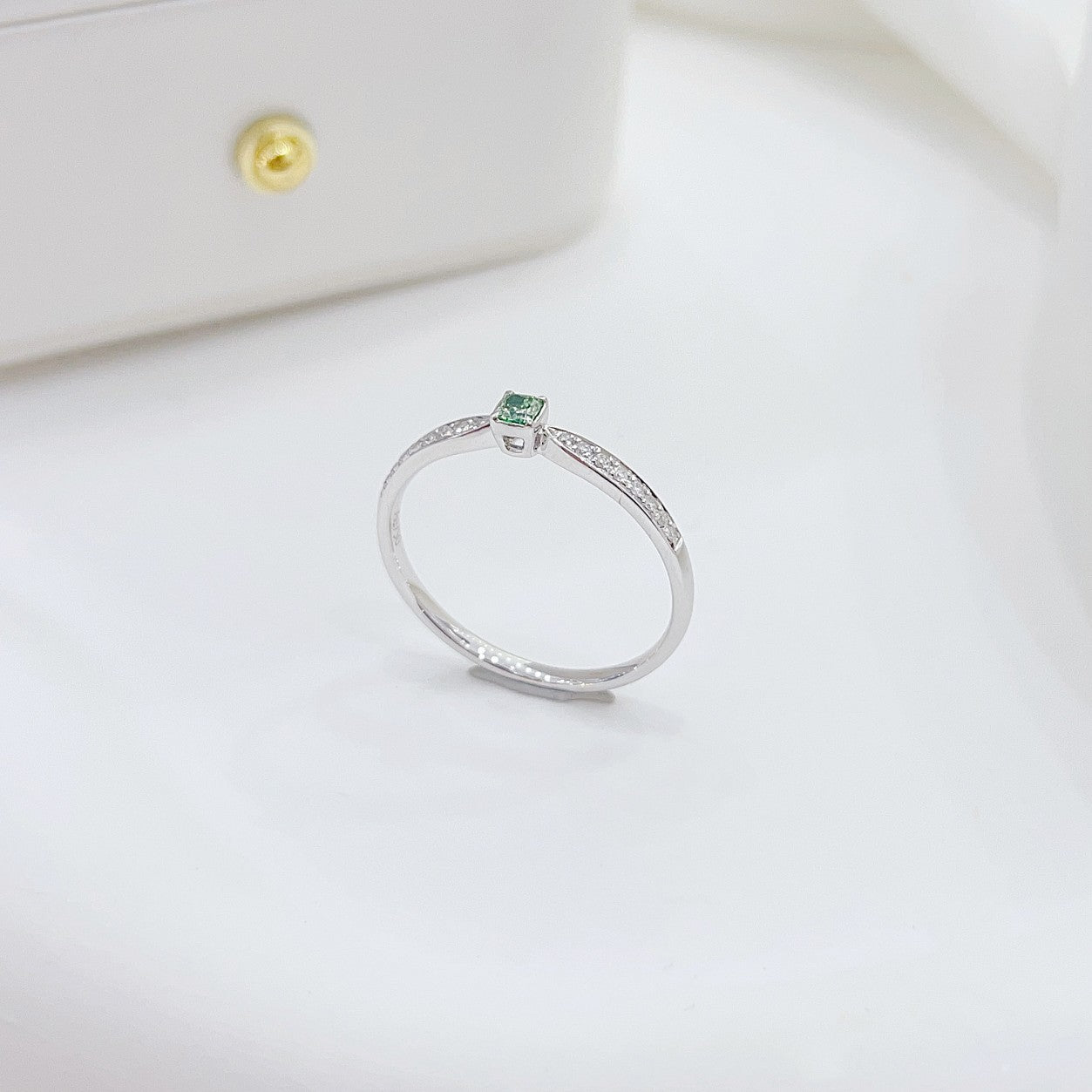 18K Green Diamond Pillow-shaped Ring - Luxury Jewelry Collection - Green Diamond Ring