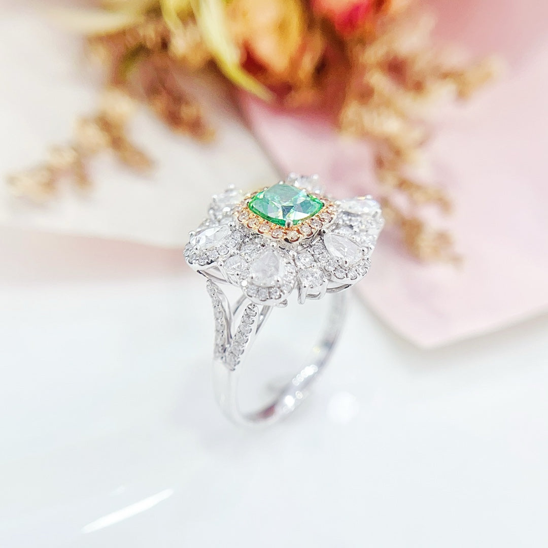 18K Green Diamond Pillow-Shaped Y-Arm Luxury Two-Way Wear Jewelry - Green Diamond Ring