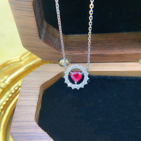 18K Heart-Shaped Circle Pendant with Rubies - Exquisite Jewelry - Red Treasure Necklace