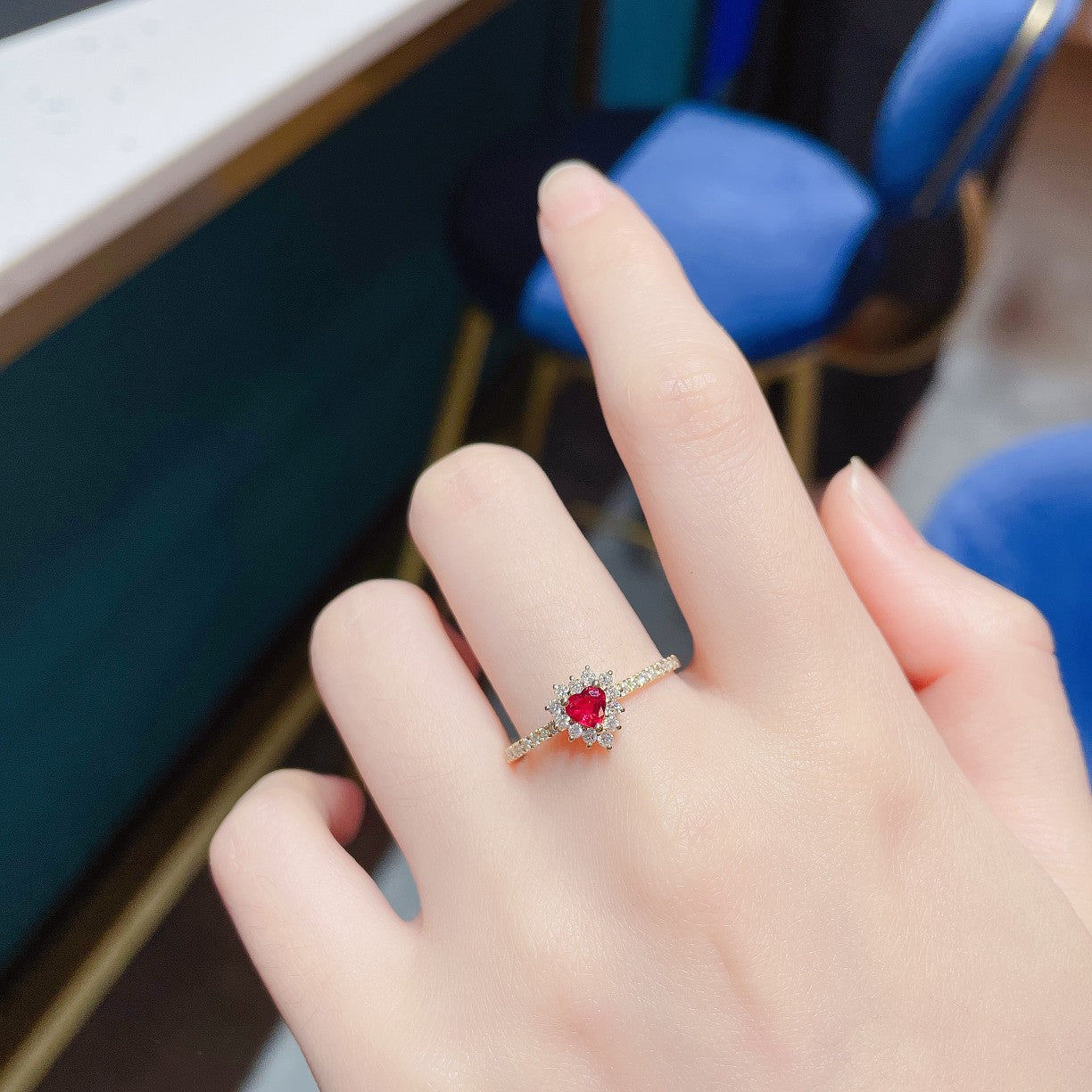 18K Heart-Shaped Claw Set Ring with Ruby | Jewelry Collection - Red Treasure Ring