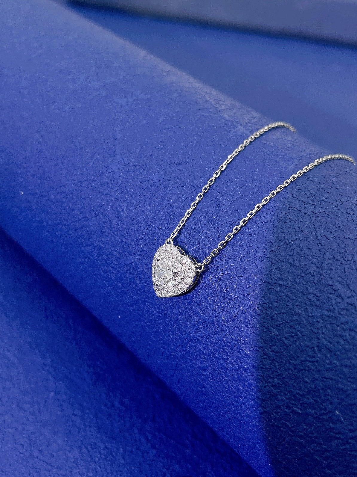 18K Heart-Shaped Diamond Pendant Necklace - Luxury Jewelry - White Diamond Necklace