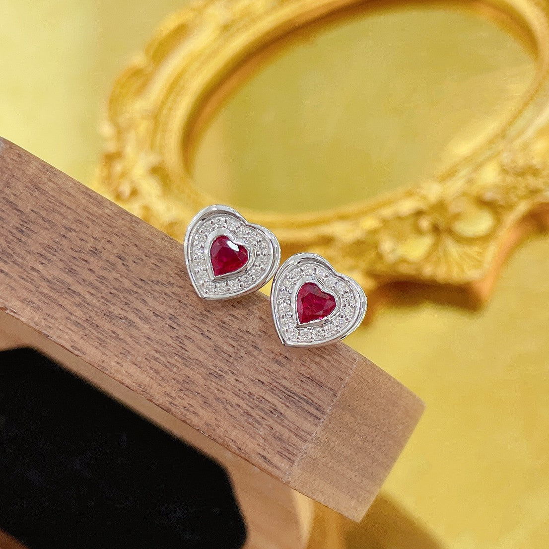 18K Heart-shaped Diamond Stud Earrings with Ruby Center - Luxurious Jewelry Jeweler.Jewelry