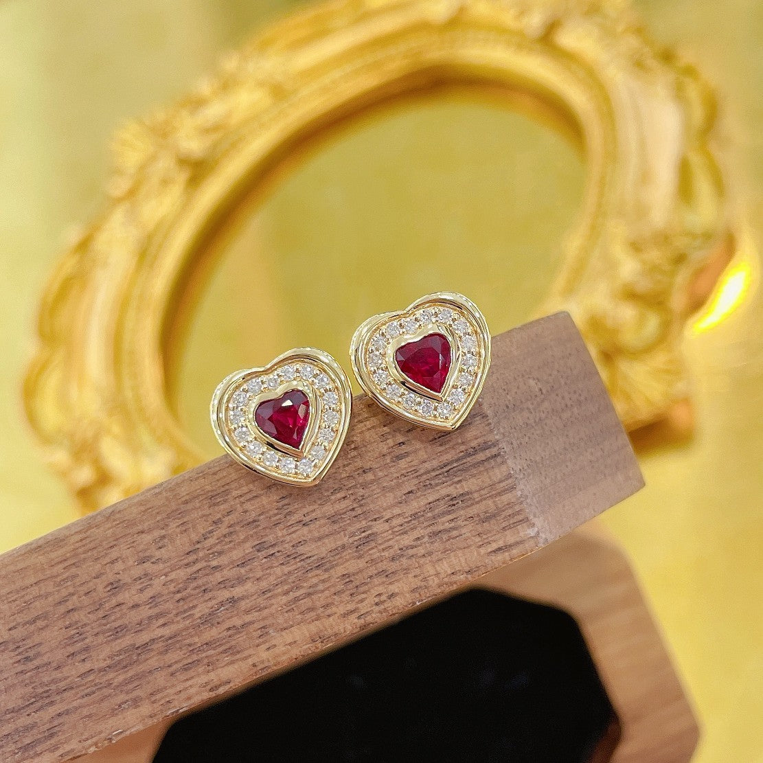 18K Heart-shaped Diamond Stud Earrings with Ruby Center - Luxurious Jewelry Jeweler.Jewelry