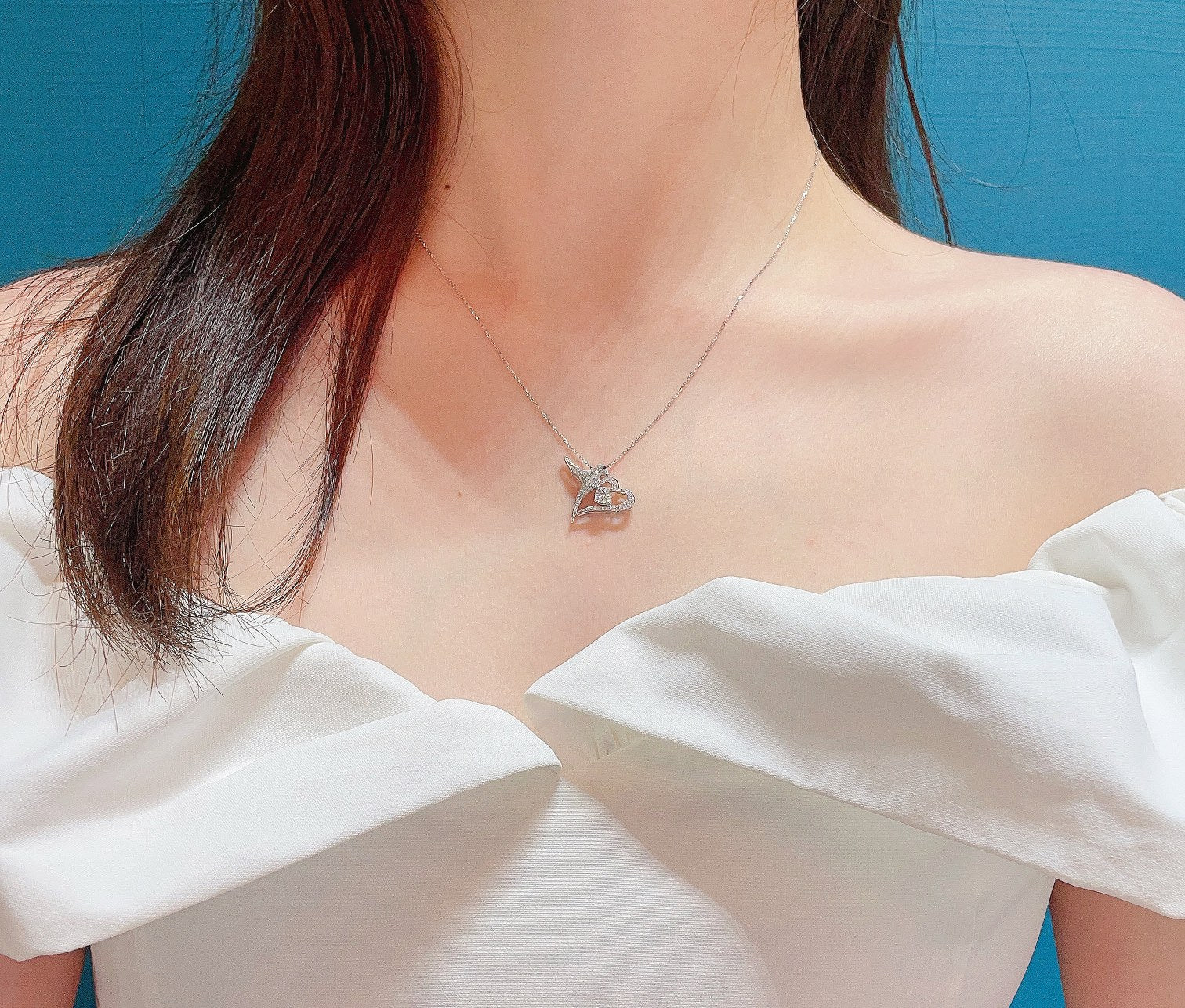 18K Heart-Shaped Spring Swallow Jewelry: A Joyful Necklace - White Diamond Necklace