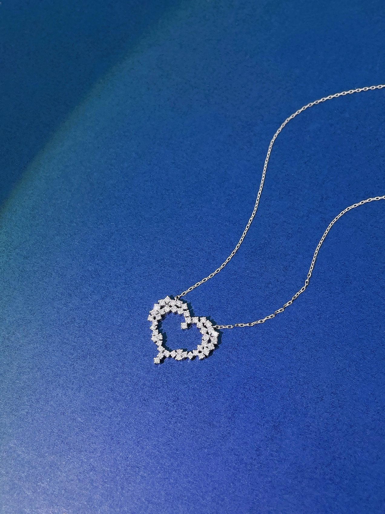 18K Heart-shaped Starry Sky Pendant Jewelry - White Diamond Necklace