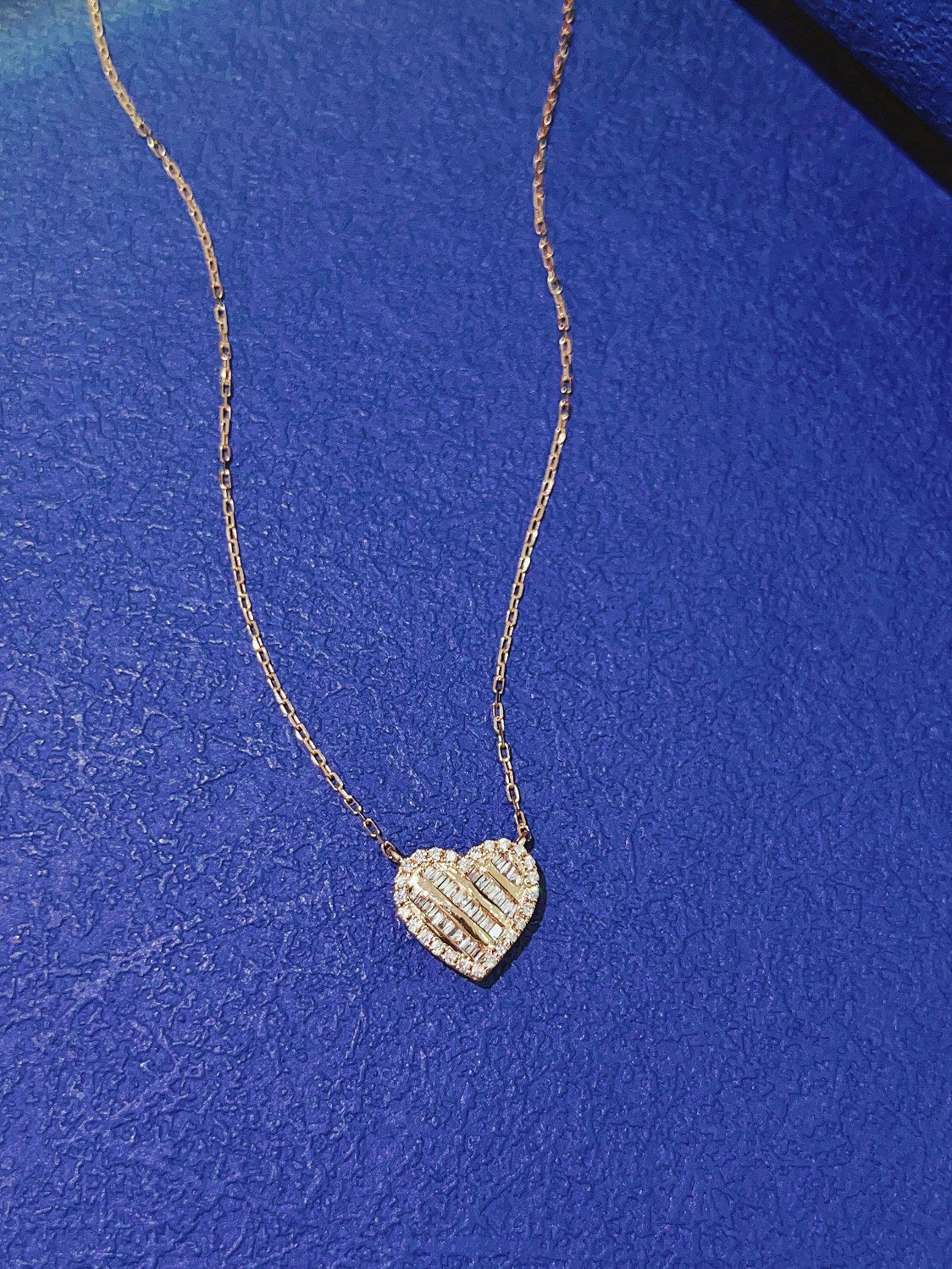 18K Heart-Shaped Trapezoid Pendant Necklace in Jewelry Collection - White Diamond Necklace