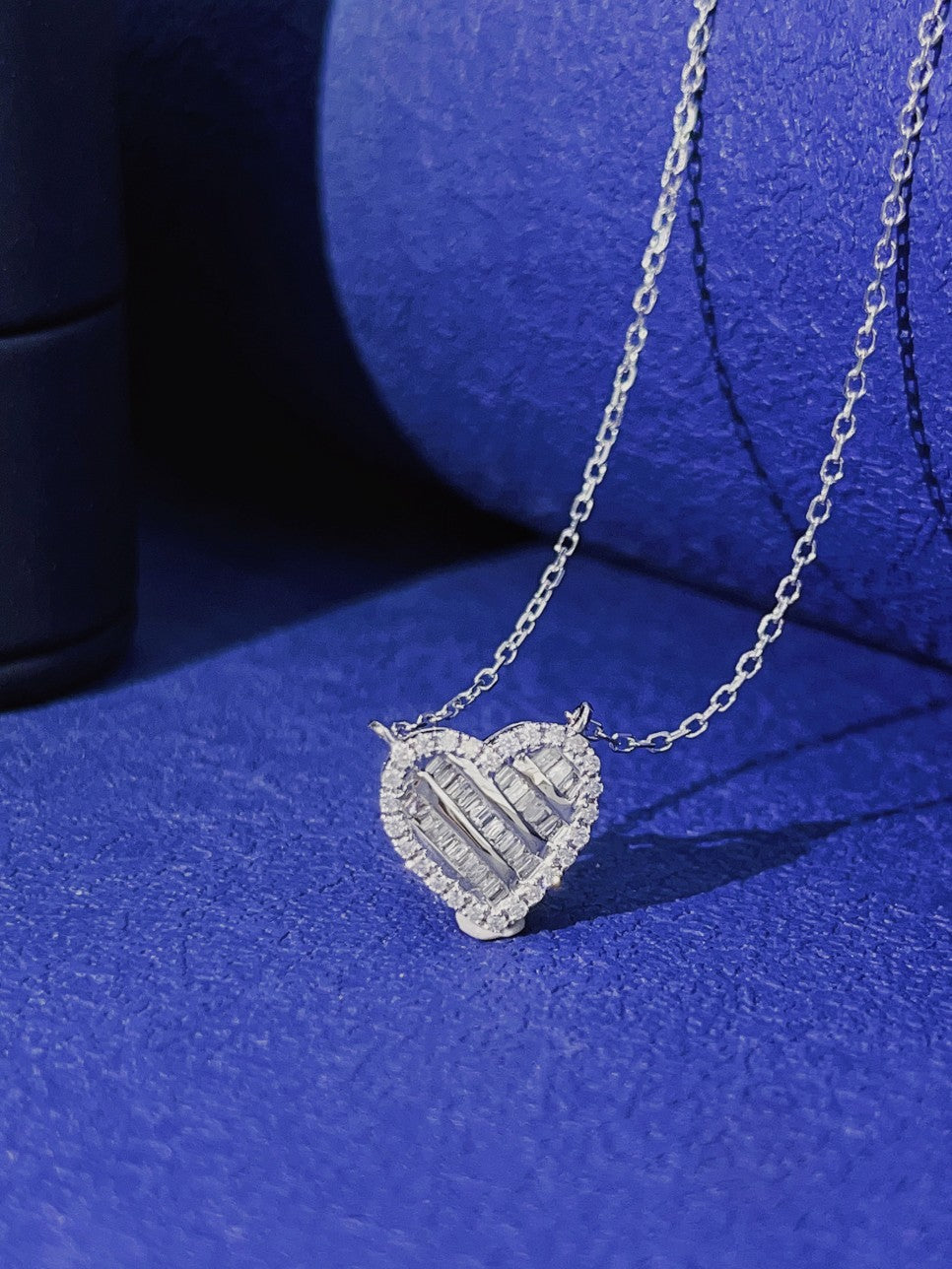 18K Heart-Shaped Trapezoid Pendant Necklace in Jewelry Collection - White Diamond Necklace