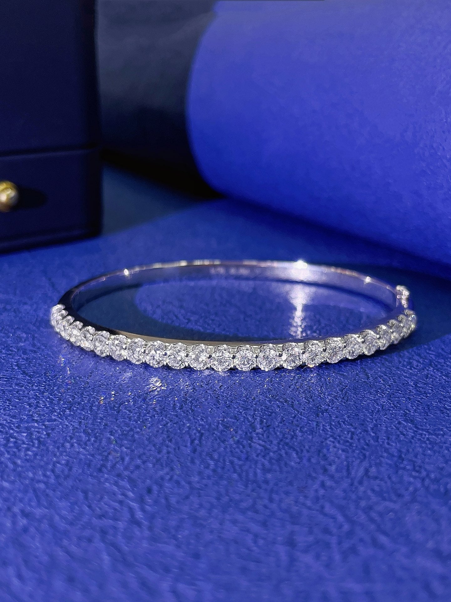 18K Heavy Gold Semi-Circle Pavé Diamond Bracelet - Luxurious Jewelry Piece - White Diamond Bracelet