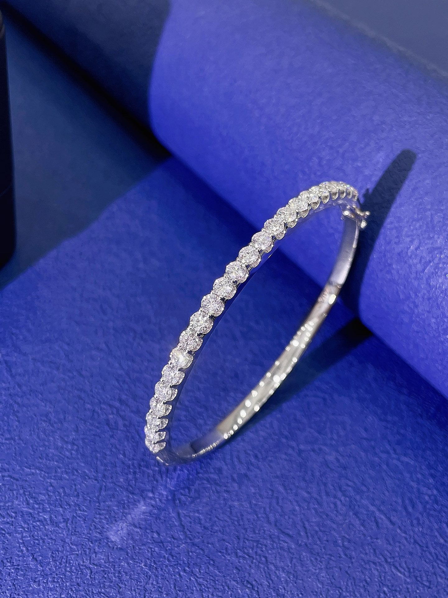 18K Heavy Gold Semi-Circle Pavé Diamond Bracelet - Luxurious Jewelry Piece - White Diamond Bracelet