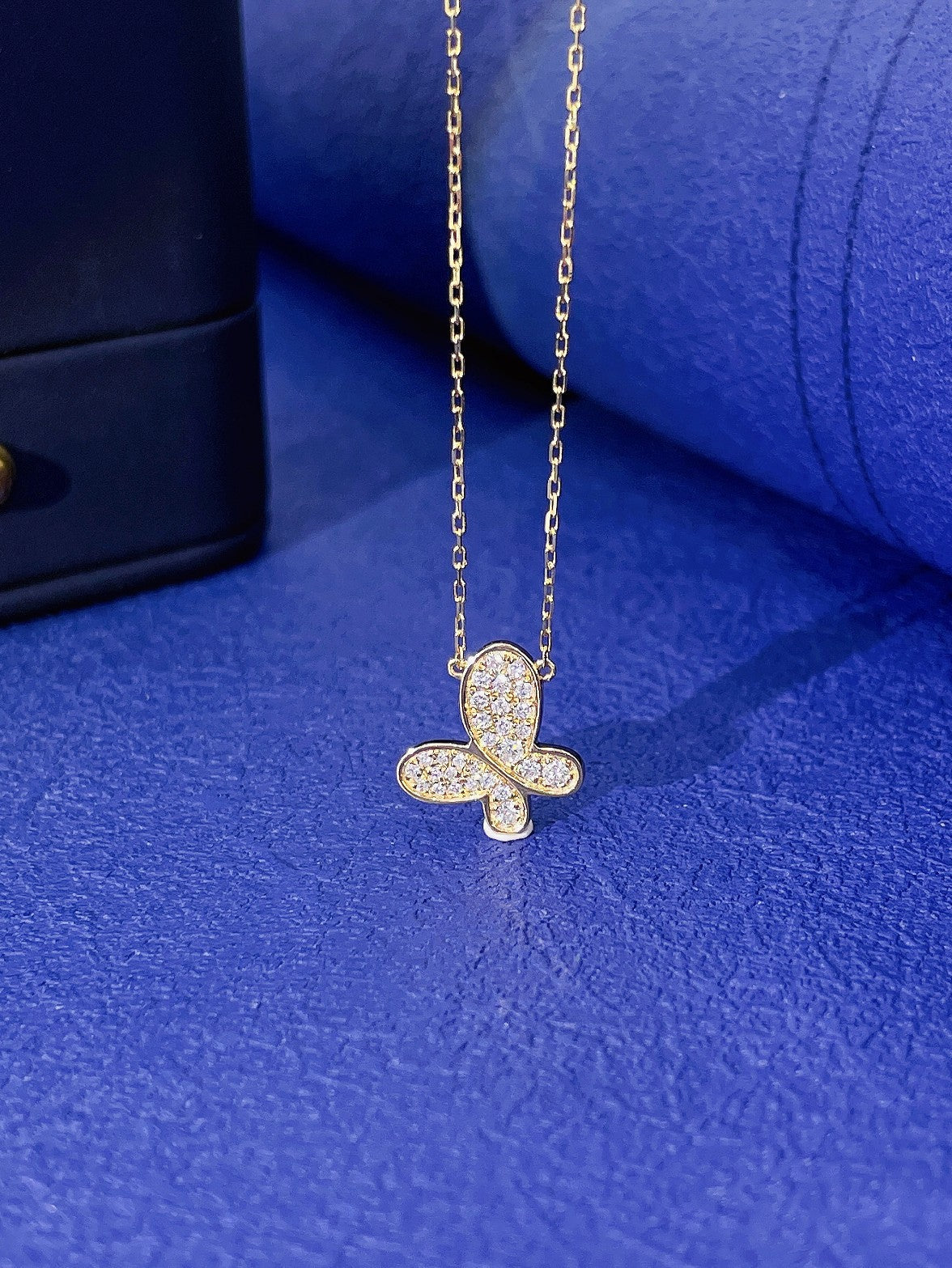 18K Irregular Butterfly Pendant Necklace - Luxury Jewelry - White Diamond Necklace