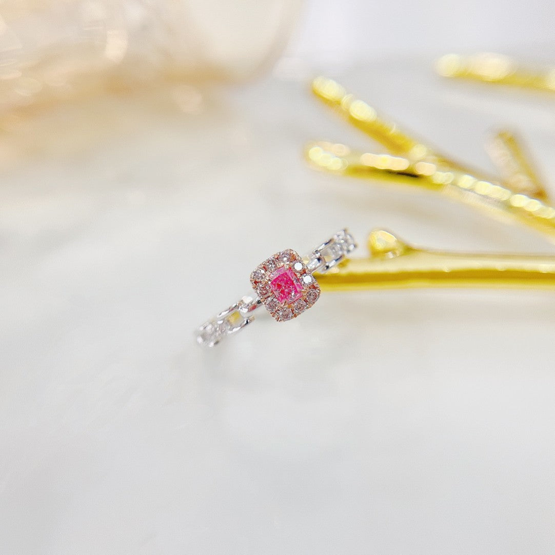 18K Pink Diamond Cushion-Cut Chain Ring - Elegant Jewelry Piece - Pink Diamond Ring