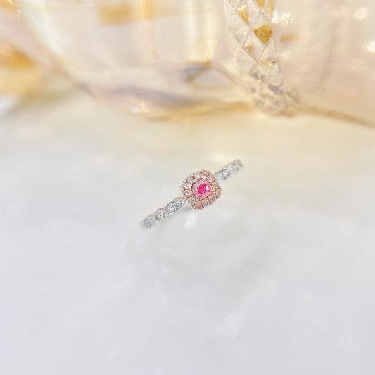 18K Pink Diamond Cushion-Cut Edge Ring - Exquisite Jewelry Piece - Pink Diamond Ring