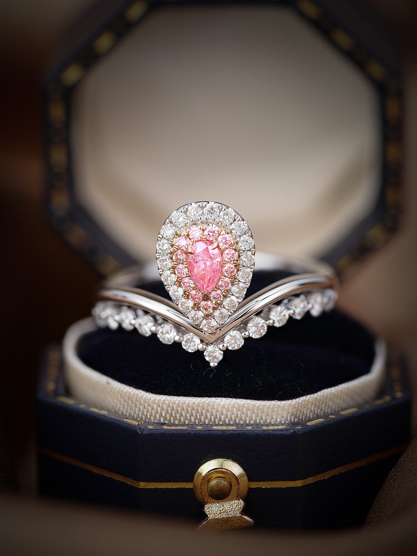 18K Pink Diamond Drop V-Round Ring - Elegant Jewelry Piece - Pink Diamond Ring