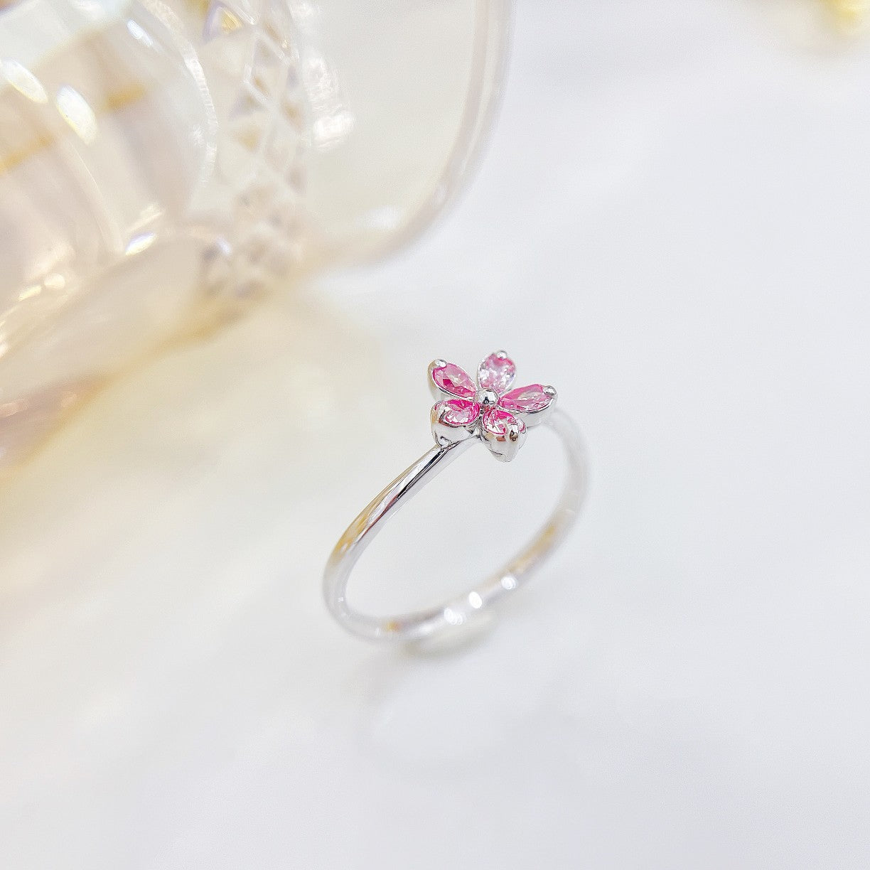 18K Pink Diamond Five-Petal Ring - Exquisite Jewelry Piece - Pink Diamond Ring