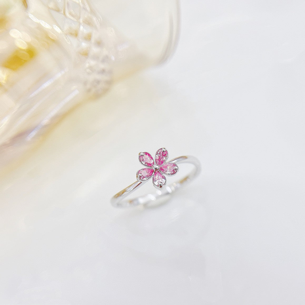 18K Pink Diamond Five-Petal Ring - Exquisite Jewelry Piece - Pink Diamond Ring