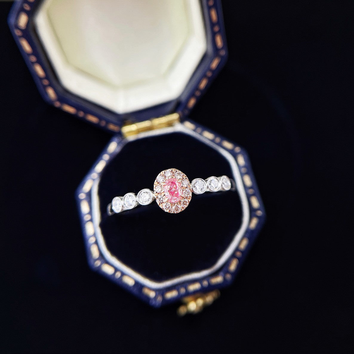 18K Pink Diamond Oval Cluster Ring - Luxurious Jewelry Choice - Pink Diamond Ring